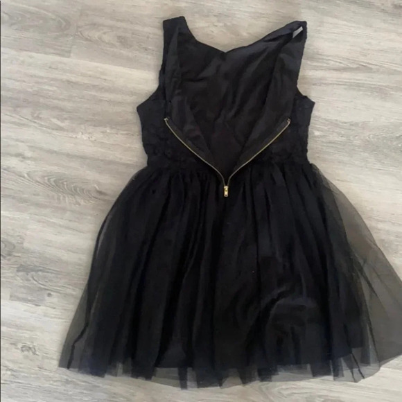 Adorable little black dress size  medium - Picture 7 of 9